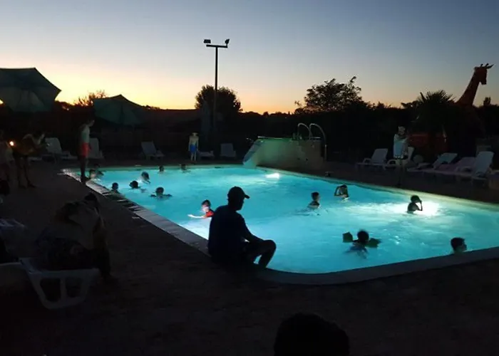 Camping De 20m² A Avec Terrasse - Api-1-52-334 *