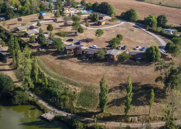 De 20m² A Avec Terrasse - Api-1-52-334 * Naucelle