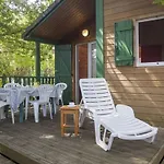Campsite De 20m² A Avec Terrasse - Api-1-52-334 *