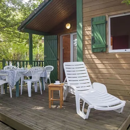 Camping De 20m² A Avec Terrasse - Api-1-52-334 *