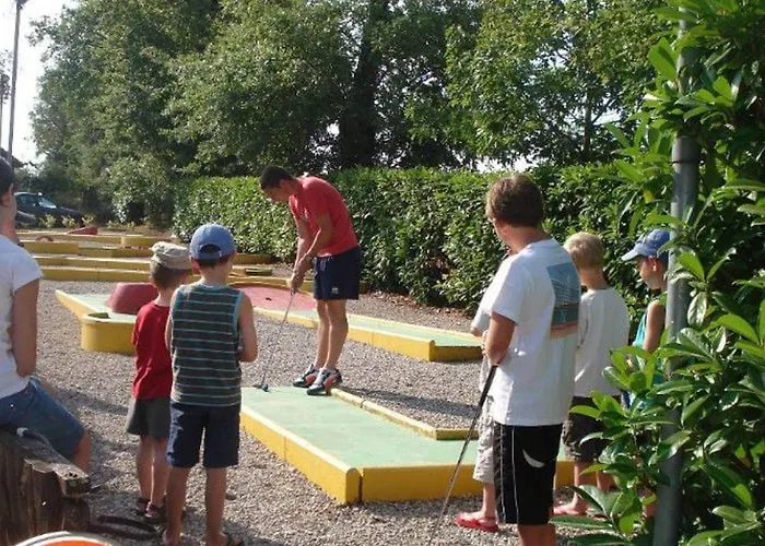 De 20m² A Avec Terrasse - Api-1-52-334 Κάμπινγκ Naucelle